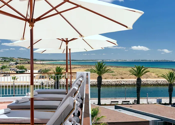 酒店 Agua Bay 4*